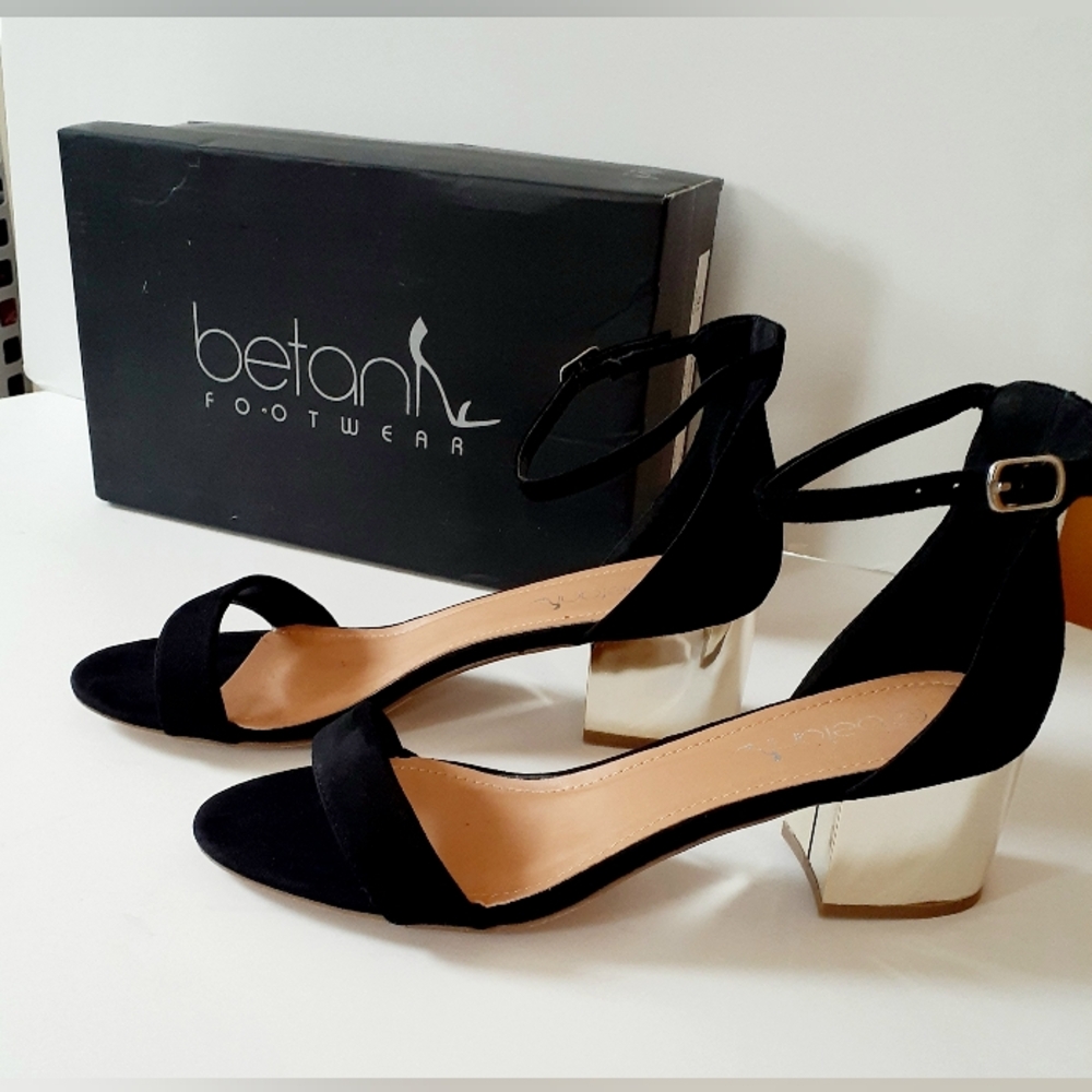 Black Women's Sandals with Gold Heel Size 10